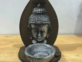 Cascada de Humo Templo con cabeza Buda