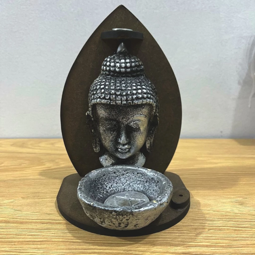 Cascada de Humo Templo con cabeza Buda